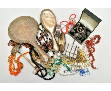A BAG OF ASSORTED JEWELLERY AND ITEMS, to include a silver belt and buckle hinged bangle, decorated with a floral pattern, sl