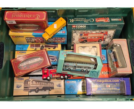 A Collection of Corgi &amp; 1.76 scale bus model; The Connoisseurs double decker bus. Quadruple double decker bus set, GM 450