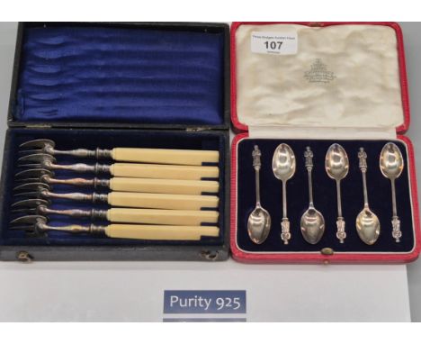 London Silver apostle Spoons Produced by Hamilton &amp; Inches of Edinburgh within a fitted case together with Silver plated 