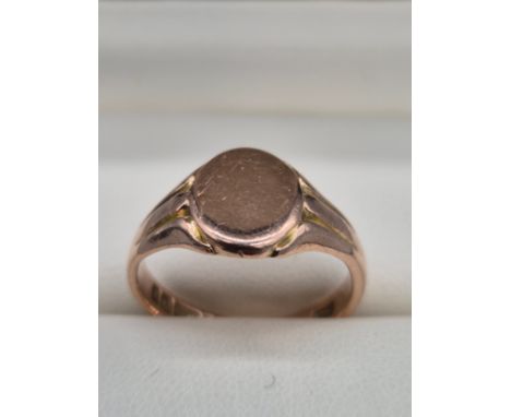 9ct Rose gold signet ring. 4.71Grams. Ring size R. 