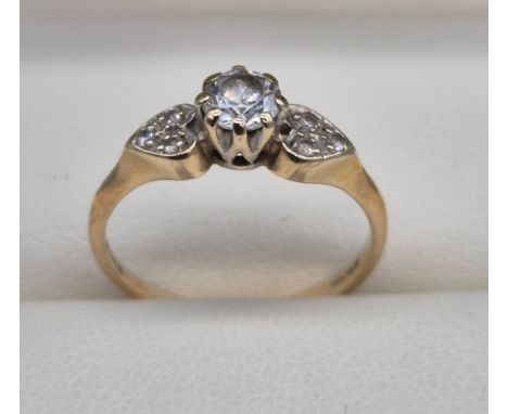 14ct yellow gold and CZ Stone ring. 1.74grams. Ring size K. 