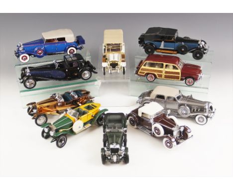 Ten boxed Franklin Mint 1/24 scale die-cast model vehicles, comprising: a 1930 Bugatti Royale Coupe Napoleon, a Hispano-Suiza