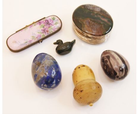 A silver mounted agate box, of oval form with agate set hinged cover and base, 3cm high, together with a lapis lazuli coloure