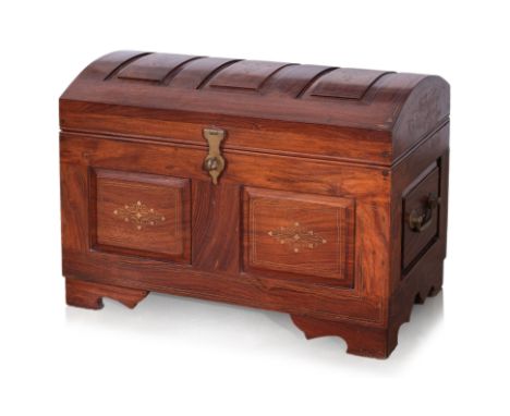 A BRASS INLAID ROSEWOOD CHEST
Domed hinged cover and twin carrying handles, the interior with two lift out trays
44 x 61 x 36