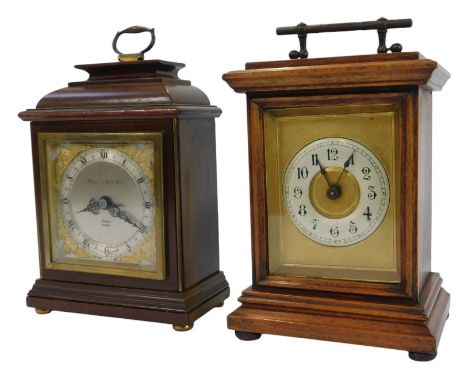 An oak cased Elliott mantel clock, the little square silvered dial with silvered rim and numeric chapter ring, and brass cher