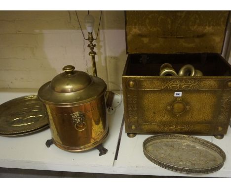 A Quantity of Sundry Brass Wares, to include a coal box and coal depot, table lamp, plaques, ornaments etc 