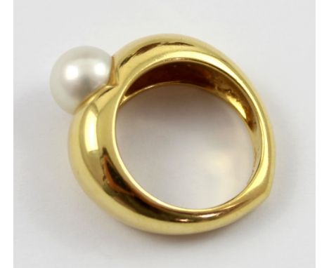 A Cartier 18ct yellow gold heart-shaped pearl solitaire ring, the pearl approx diameter 8mm, size O, approx 11.5g.