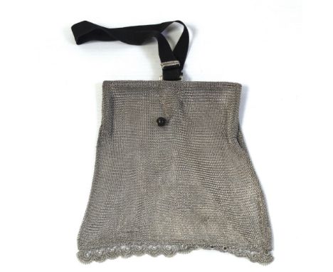 A Belle Époque era silver fine link chain evening purse with black silk ribbon handle, approx 3.1ozt.