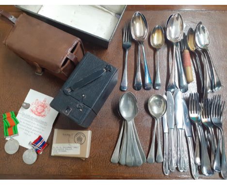 A WW2 War medal and Defence medal together with a vintage coronet camera, mixed cutlery, a silver thimble and other items. Lo