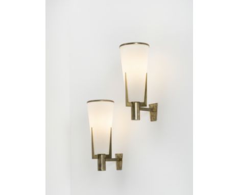 StilnovoPair of wall lights, model no. 2021/1, 1960sGlass, brass. Each: 34 x 13.5 x 18 cm Manufactured by Stilnovo, Milan, It