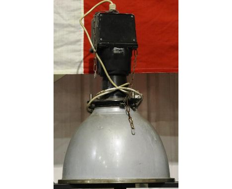 Large industrial lamp by Thorlux, D: 50 cm with sodium bulb. Not available for in-house P&amp;P 