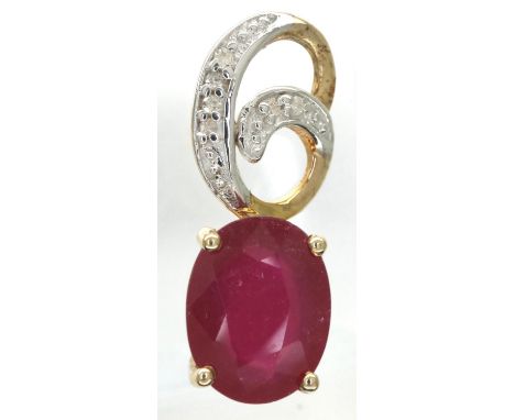 Contemporary 9ct gold ruby and diamond set pendant, H: 19 mm, 1.3g. P&amp;P Group 1 (£14+VAT for the first lot and £1+VAT for
