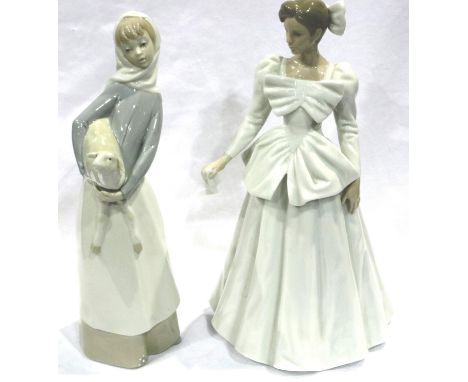 Lladro and Nao figurines, no chips or cracks, largest H: 29 cm (2). P&amp;P Group 3 (£25+VAT for the first lot and £5+VAT for