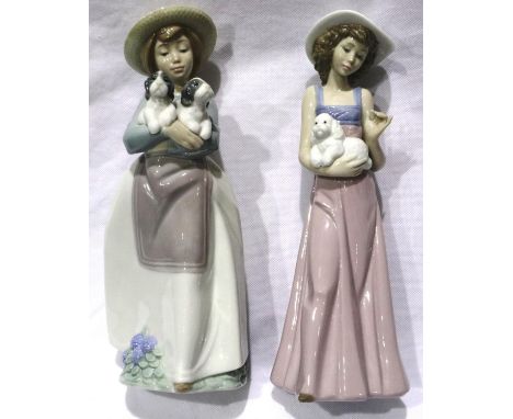 Two Nao figurines, largest H: 25 cm, no cracks or chips. P&amp;P Group 3 (£25+VAT for the first lot and £5+VAT for subsequent