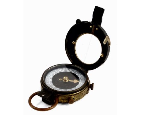 An E Coehn WWI military pocket compass, No 139293/135385, dated 1918.