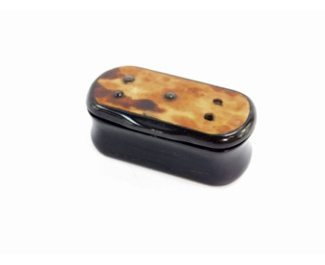 A 19thC horn and tortoiseshell set oval snuff box, with pin work detailing, 5cm wide.