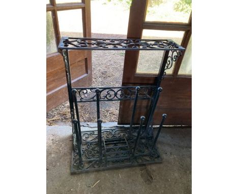 Reproduction Wellington boot stand black iron with Shelf.&nbsp;