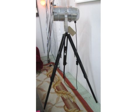 1960'S PHOTOGRAPHER'S SPOT LAMP, floor standing on tripod support, 145cm H. (with faults)