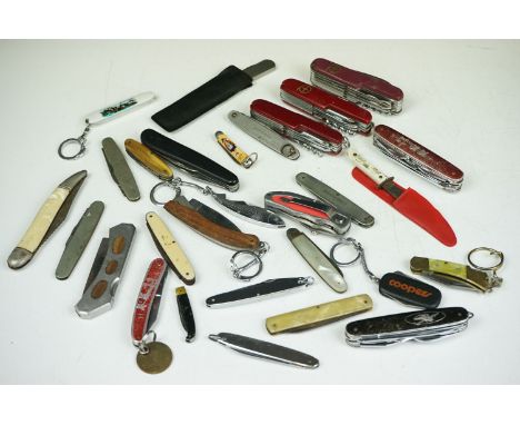 A collection of vintage and contemporary pocket penknives. 