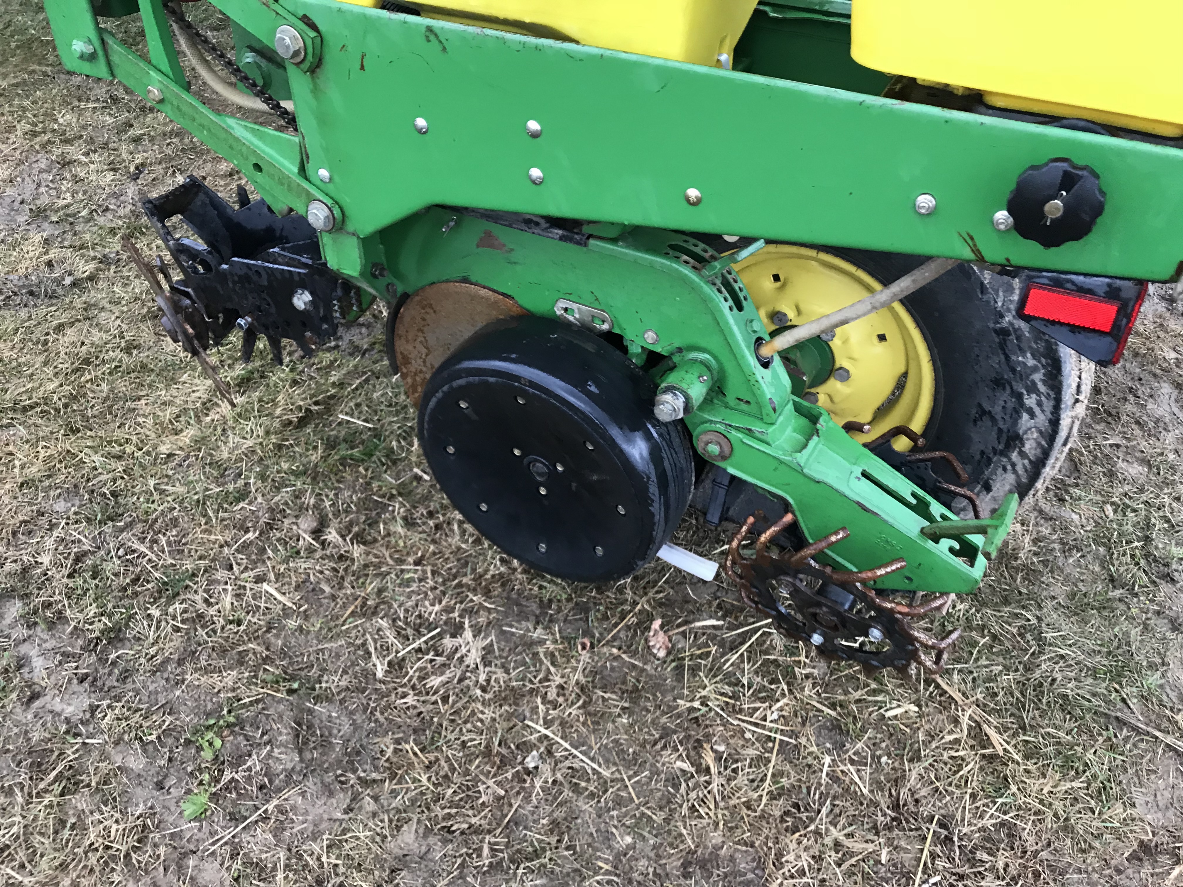 JOHN DEERE 1770 24 ROW 30" CONSERVATION PLANTER, AIR DOWN PRESSURE, ROW