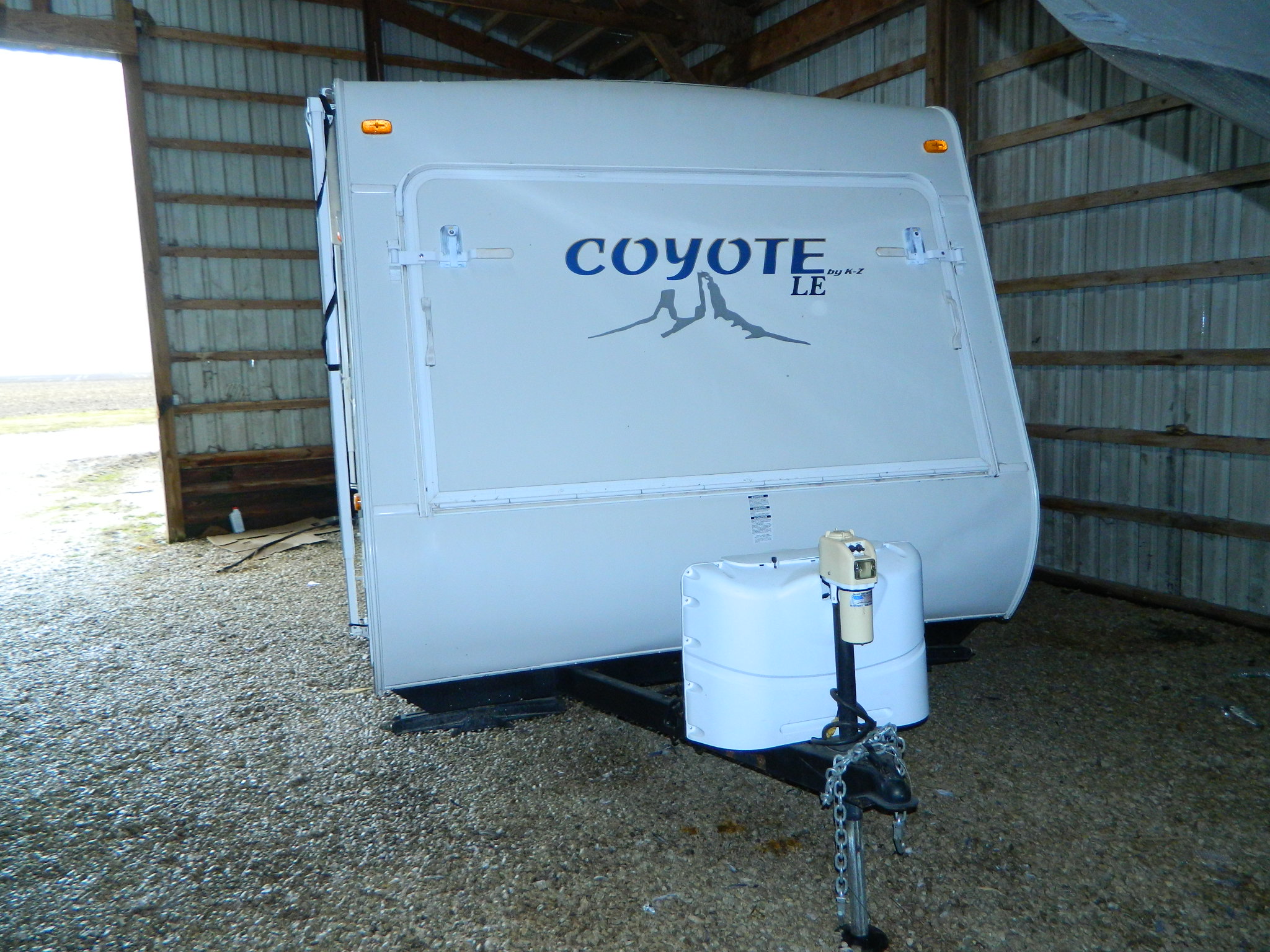2009 COYOTE ULTRA LITE 24' BUMPER HITCH CAMPER, 1 SLIDE OUT, 3 POPOUTS