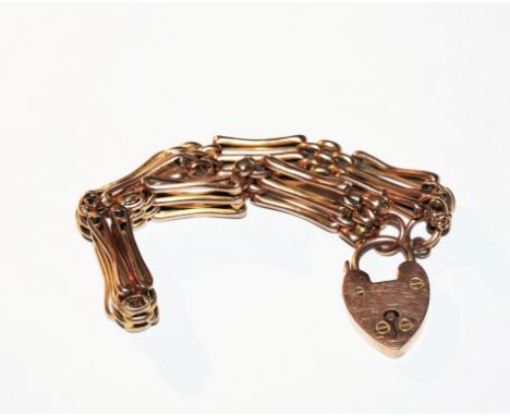 A 9 carat gold gate bracelet 