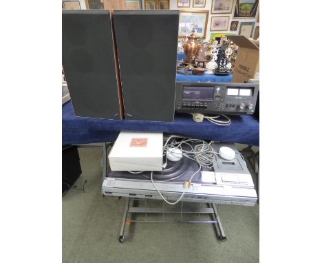 'Bang & Olufsen Beocenter 4600' record player & tape player with speakers & 'Bang & Olufsen' headphones in original box (scra