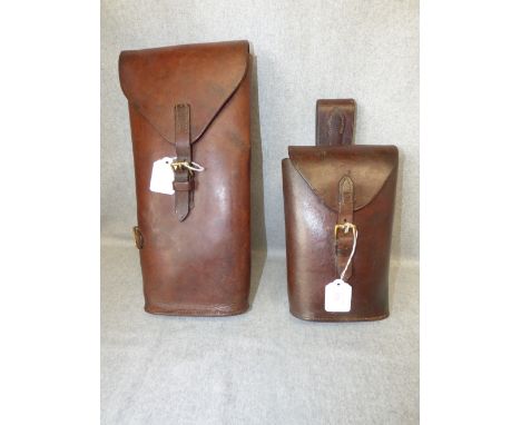 2 vintage leather saddle bags (scratches/marks)