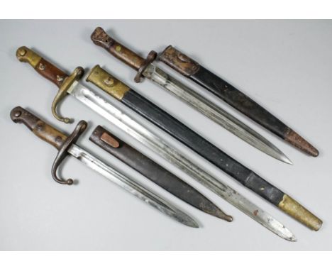 An early 20th Lee-Metford bayonet 12ins double edged blade stamped crown over "ER" over "502" over "Sheffield", reverse broad