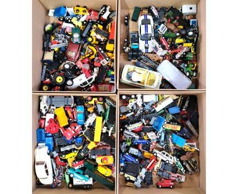 Maisto, Corgi, Bburago, Matchbox and similar, a large quantity of mixed scale/larger scale plastic and diecast models. Nice m