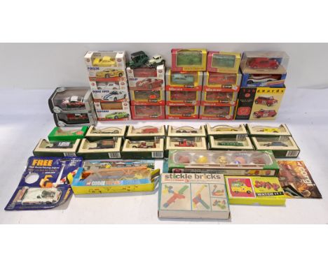 Bburago, Lledo &amp; Similar, a boxed and unboxed group of Die-Cast &amp; Collectibles. Includes Days Gone Series with others