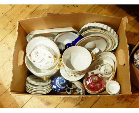 Royal Worcester 'Strawberry Fayre' , casserole dishes, flan dishes, serving dishes and other glass and ceramic items ( 1 box)