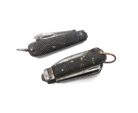 Two WWII British army penknives 