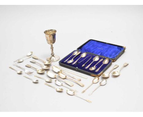 A silver goblet, Royal Irish Silver Co, Dublin 1970, 13.5cm high, together with a cased set of six silver teaspoons with suga