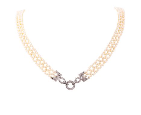 Art Déco Perlensautoir mit feiner Diamantschließe, Diamanten zus. ca. 0,3 ct, Platin, 24,2 g, L: 72 cm, Webarbeit aus Zuchtpe