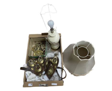 Horse brasses, loose and on backing, other brasware, table linen, miniature clocks, table lamp etc in one box