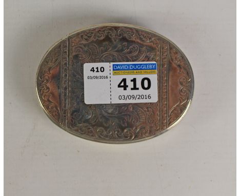 Oval white metal hinged snuff box 8.3cm Condition Report Click here for further images, condition, auction times & delivery c