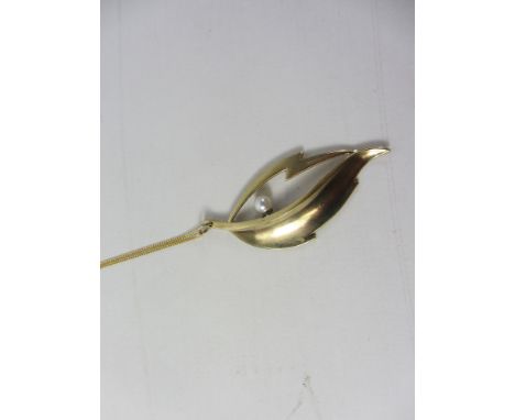 Modernist 9ct gold pendant set with a pearl hallmarked approx 4gm on gold-plated chain stamped 925 Condition Report Click her
