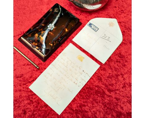 Brief von QUEEN ELISABETH II. (1926-2022) - Extrem seltener handgeschriebener 2-seitiger Brief mit Kuvert von Königin Elisabe