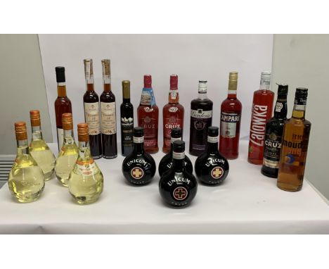 Nineteen bottles of assorted Wines/Spirits/Liqueurs to include Cruz Porto, Ice Wines, Sloe Gin, Vodka (Some Labels Distressed