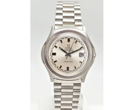 AN OMEGA AUTOMATIC CHRONOMETER SEAMASTER WRISTWATCH, silvered sunburst dial with baton markers, date windows at three o'clock