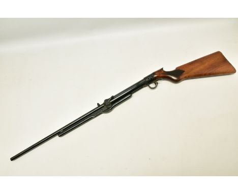 AN ANTIQUE CLASSED .177  B.S.A. LIGHT PATTERN AIR RIFLE, serial number L32631, fitted with a 17  barrel, in good working orde