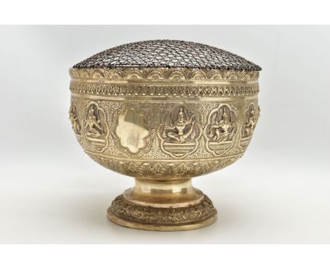 A LATE 19TH / EARLY 20TH CENTURY INDIAN WHITE METAL ROSE BOWL, repousse decorated with a rim of lunettes, foliate motifs and 