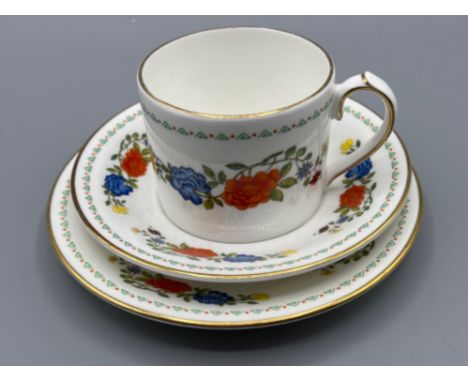 Aynsley “famille Rose” 26 piece tea service and Royal Osborne