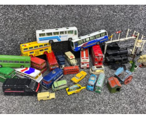 Collection of die cast vehicles &amp; accessories including makers corgi, matchbox, Hornby etc