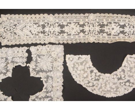 Victorian bobbin and needle lace: A very fine and elaborately worked 19th c Brussels mixed lace handkerchief surround, Point 