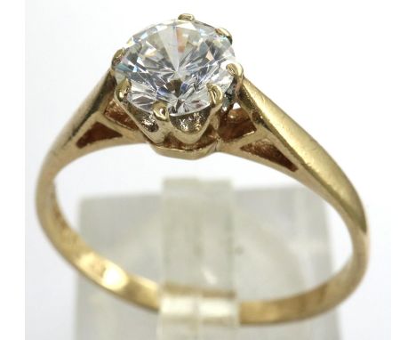 9ct gold solitaire ring set with a clear stone, size P, 1.9g. P&amp;P Group 1 (£14+VAT for the first lot and £1+VAT for subse