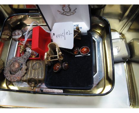 A 9ct Gold Gent's Tie Pin, together with assorted gent's cufflinks, button covers, thimble, sovereign case, military cap badg