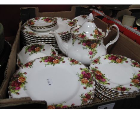 Royal Albert 'Old Country Roses - (first quality) nine dinner, seven dessert, nine side plates, two saucers, five dishes, bel