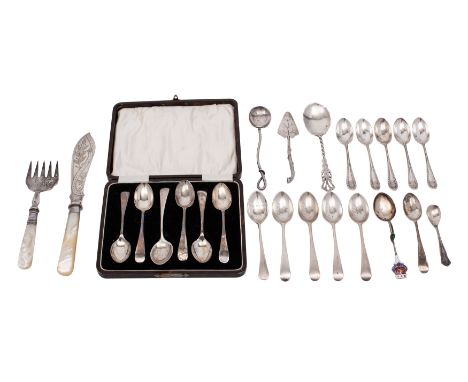 A set of six George V silver Old English pattern coffee spoons, makers W.J. Holmes Ltd, Sheffield 1927 contained in a fitted 